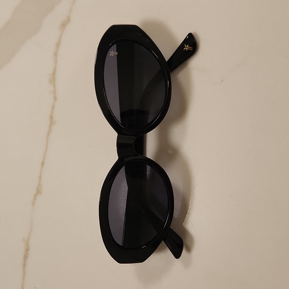 Frye Cat Eye sunglasses